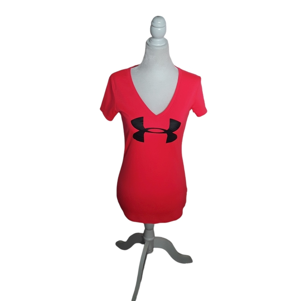Under Armour XS Pink Semi-Fittted Heat Gear V-Neck Workout Short-Sleeve Top